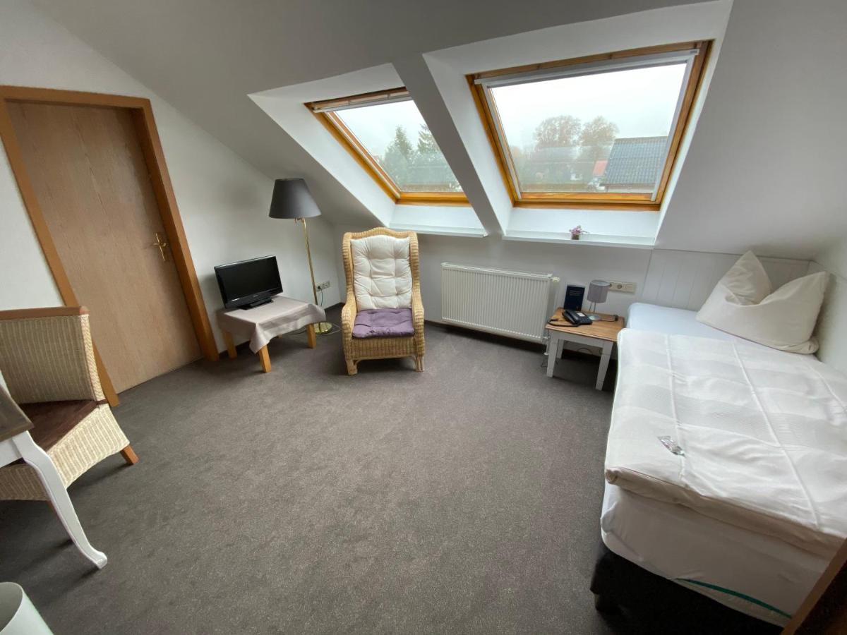 Hotel & Restaurant Kronenhof Am Weser-Radweg Oberweser ภายนอก รูปภาพ