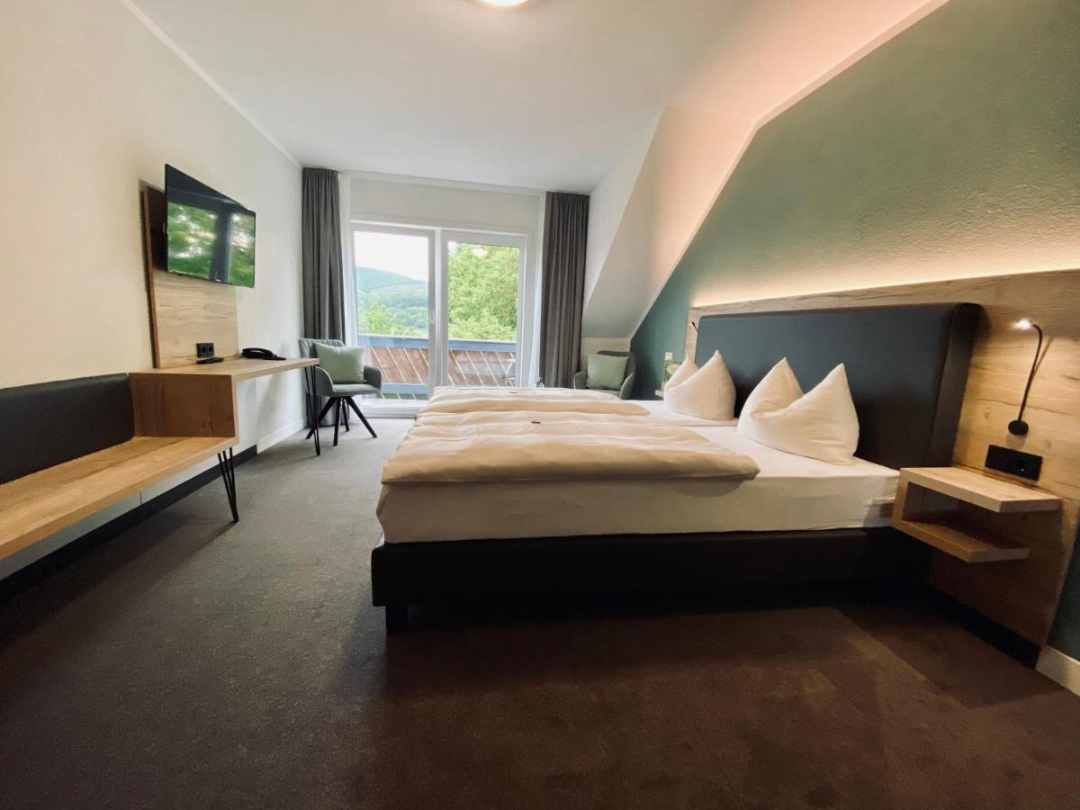 Hotel & Restaurant Kronenhof Am Weser-Radweg Oberweser ภายนอก รูปภาพ
