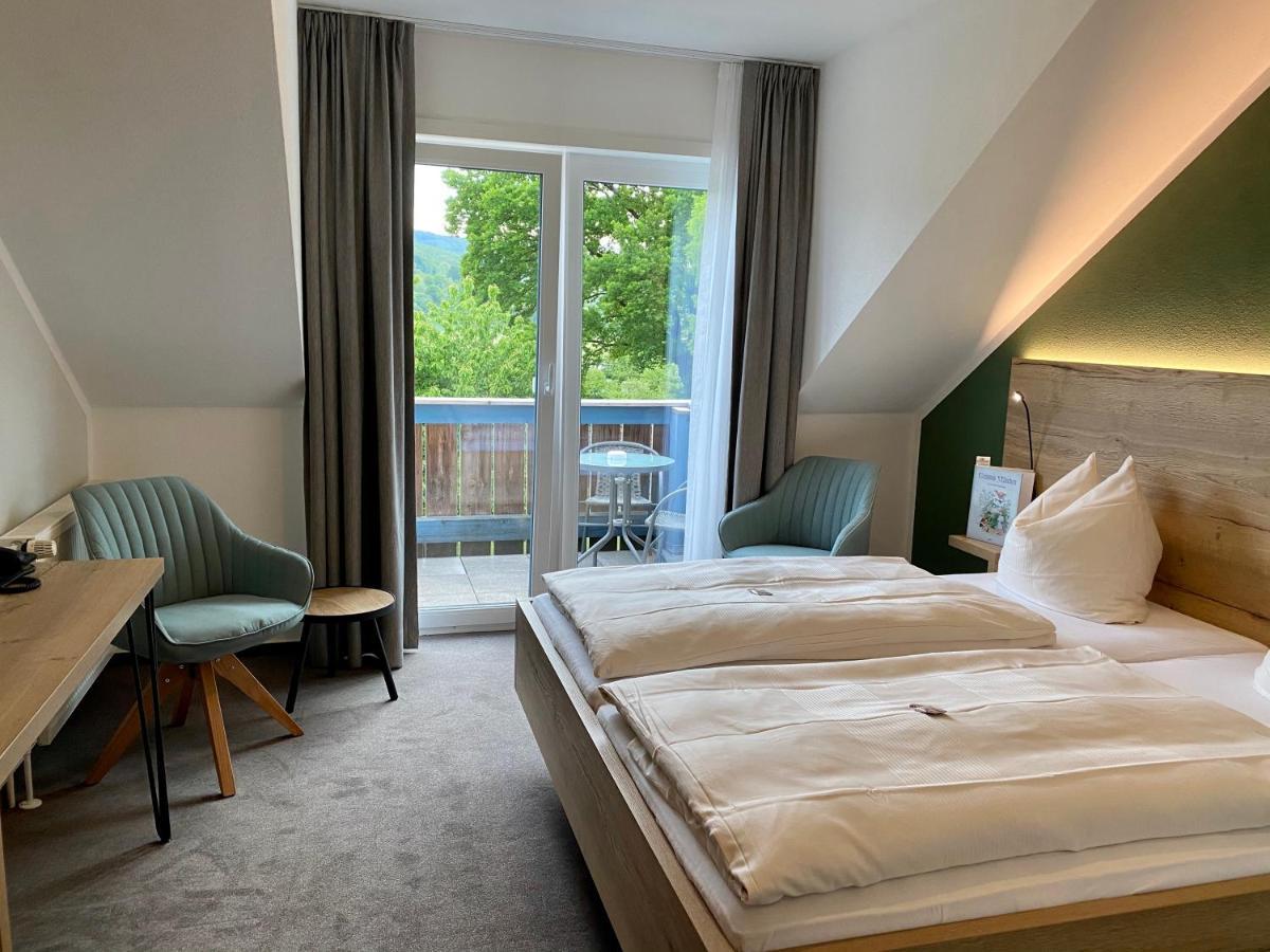 Hotel & Restaurant Kronenhof Am Weser-Radweg Oberweser ภายนอก รูปภาพ