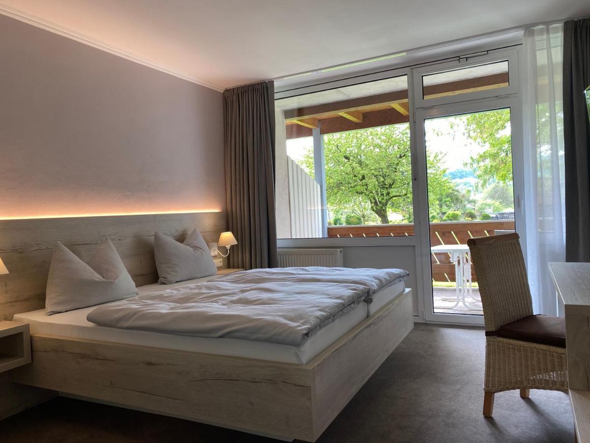 Hotel & Restaurant Kronenhof Am Weser-Radweg Oberweser ภายนอก รูปภาพ