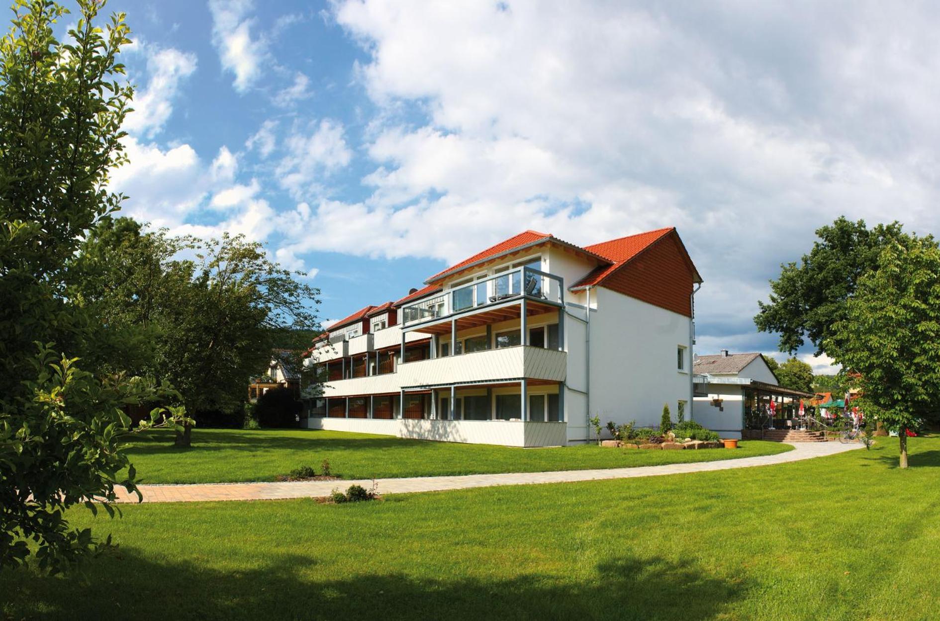 Hotel & Restaurant Kronenhof Am Weser-Radweg Oberweser ภายนอก รูปภาพ