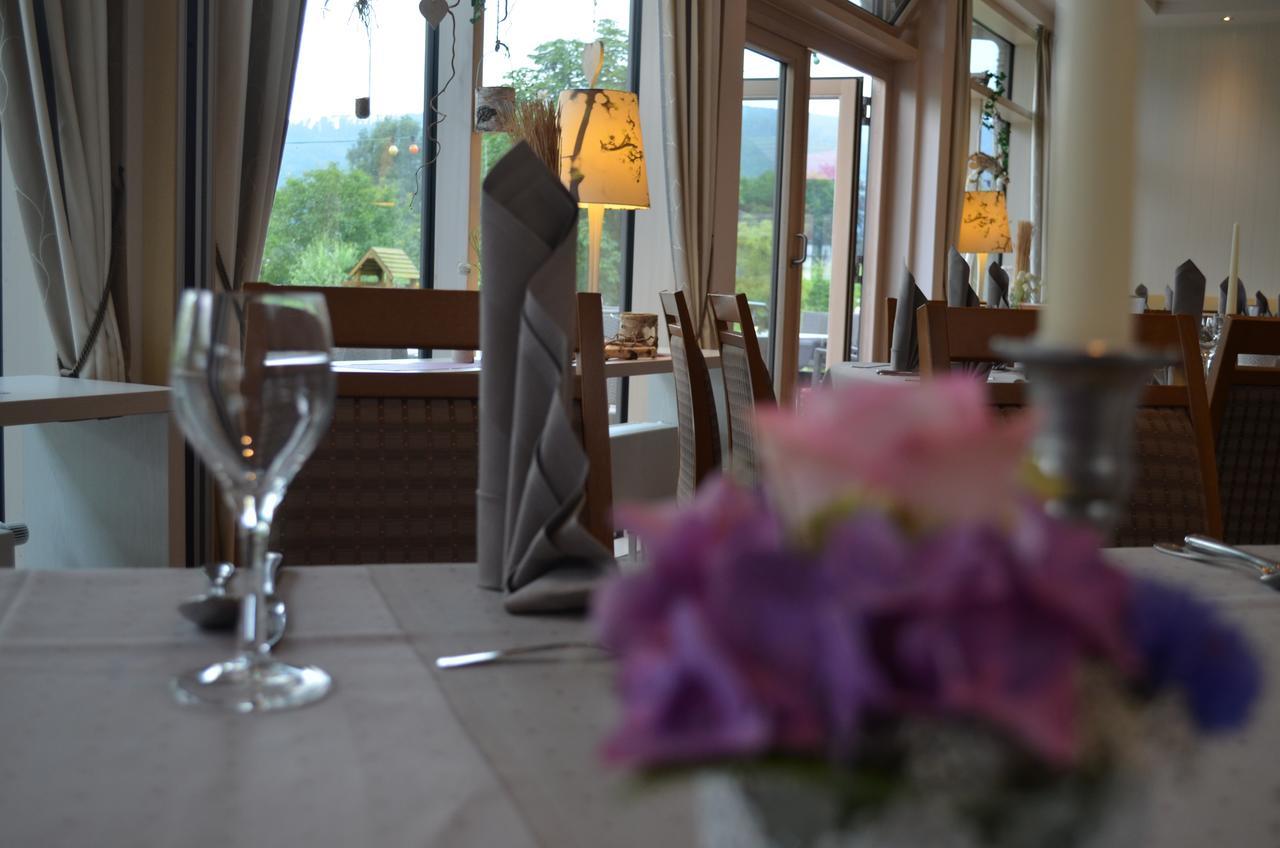 Hotel & Restaurant Kronenhof Am Weser-Radweg Oberweser ภายนอก รูปภาพ